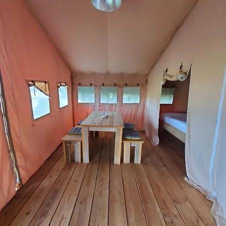 Tente Belle Vue Luxury tent Rouffignac Saint-Cernin